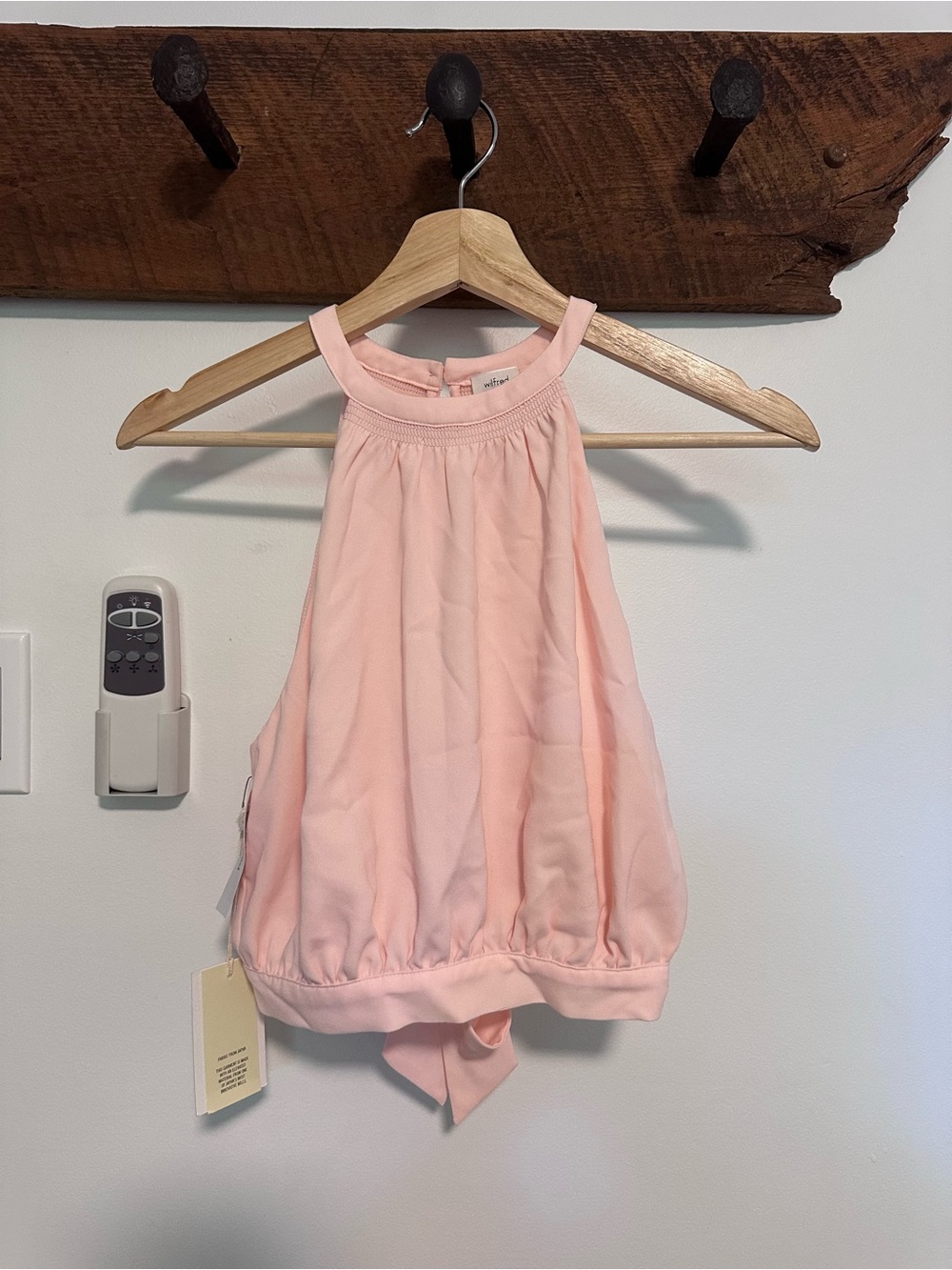 BNWT Aritzia Women’s Sleeveless Halter Top - Blush Pink